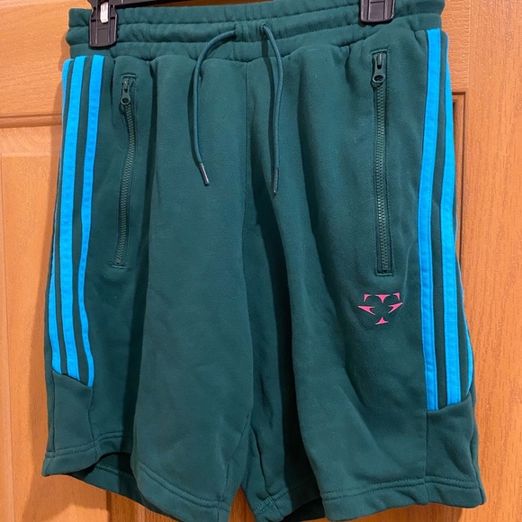 adidas  Trae Young basketball Shorts with Blue Stripes - Picture 1 of 1